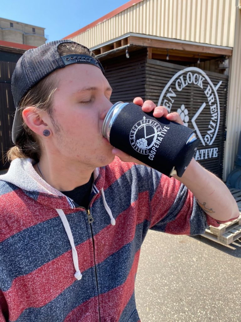 Today only – buy 6 crowlers, get a free crowler koozie! It’s warming up outside, mak…