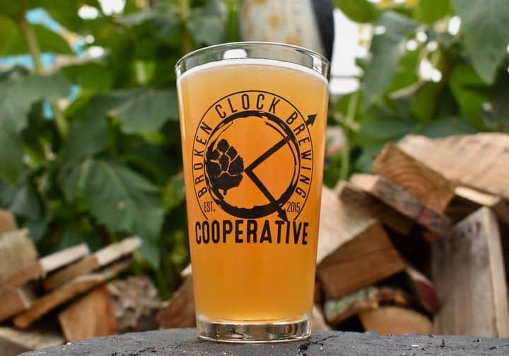 Introducing our newest brew dropping today, Crop Circles – Wheat Ale! 🌾🚜 Crop Ci