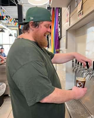 Come grab a pint from your favorite beertenders, Seamus & Kian, this holiday wee